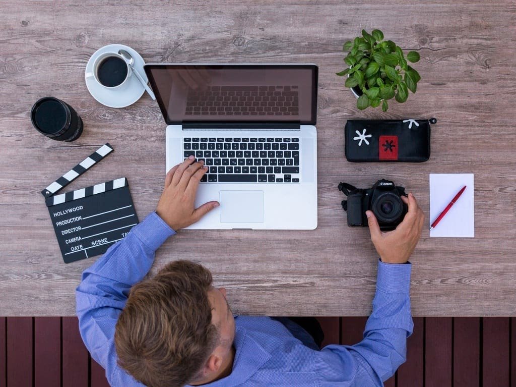 Métiers sans diplôme - Un youtuber peut générer des profits inimaginables