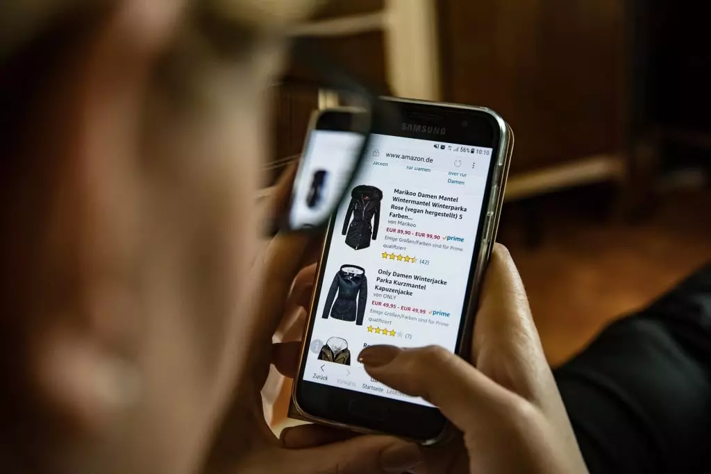 12 exemples de bonnes boutiques e-commerce en ligne pour s'inspirer 1 12 exemples de bonnes boutiques e-commerce en ligne pour s’inspirer
