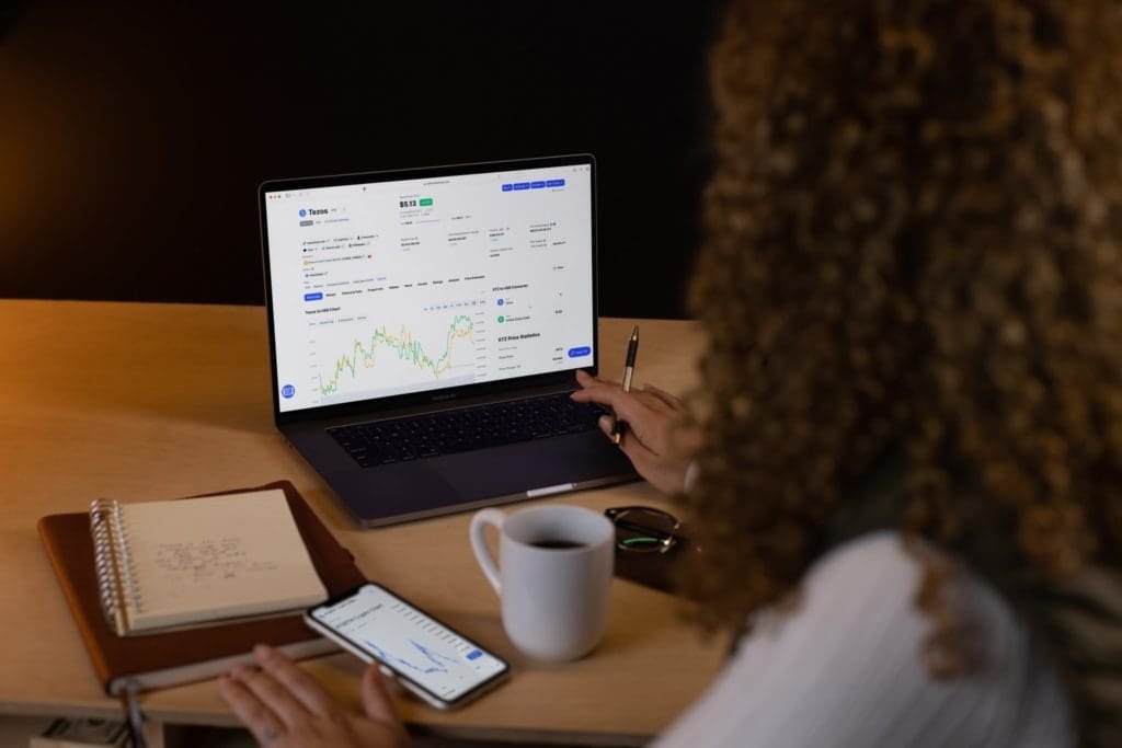 Comment gagner de l'argent avec la blockchain : Le trading des monnaies virtuelles