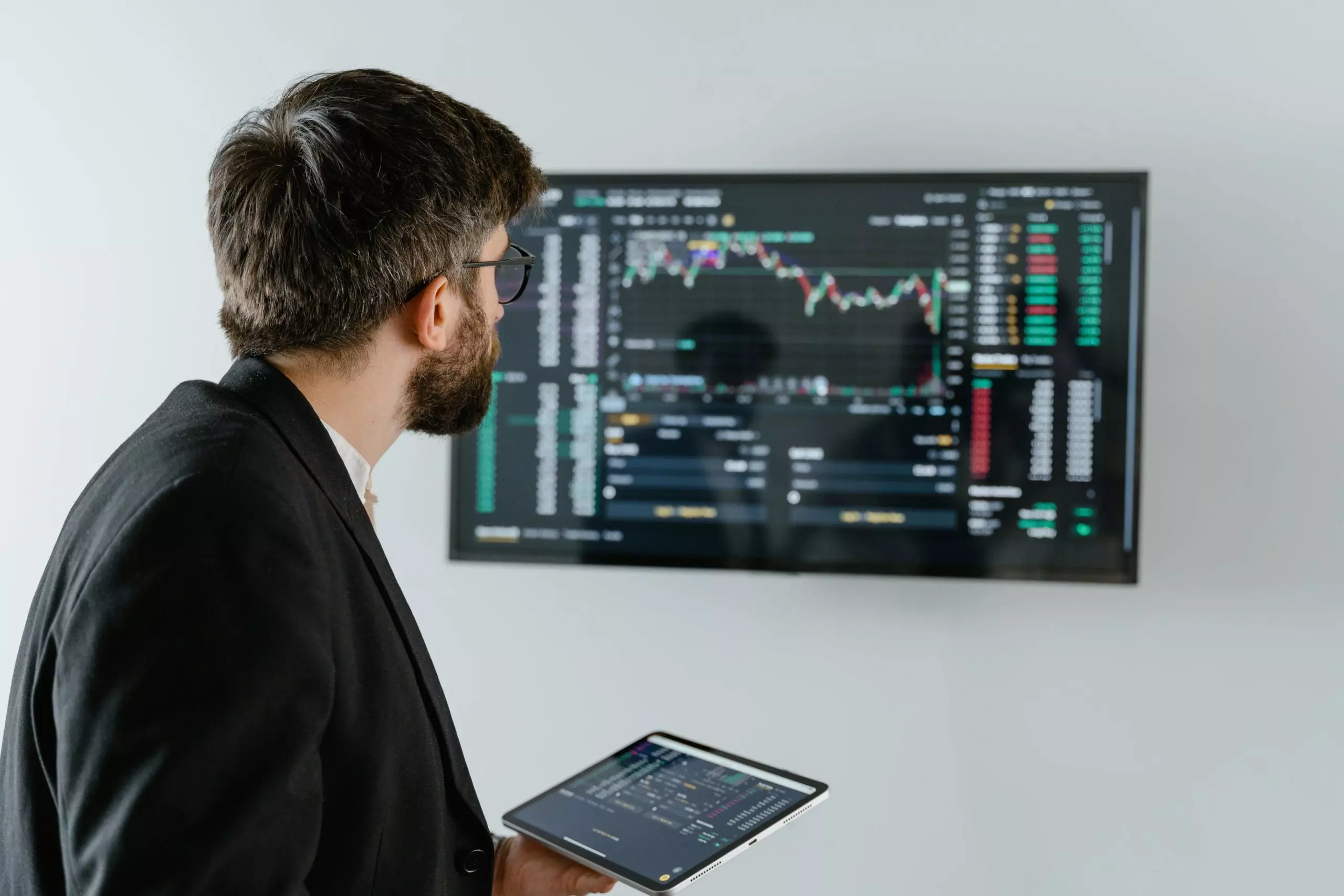 Qu’est-ce que liquidity pools ? 2 pools de liquidité - le fonctionnement des pools de liquidité sur les plateformes DeFi.