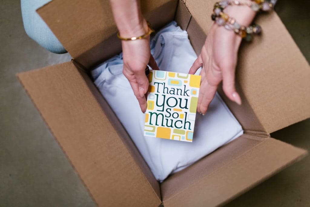 Sites de dropshipping - trois parties sont impliquées dans le commerce en ligne
