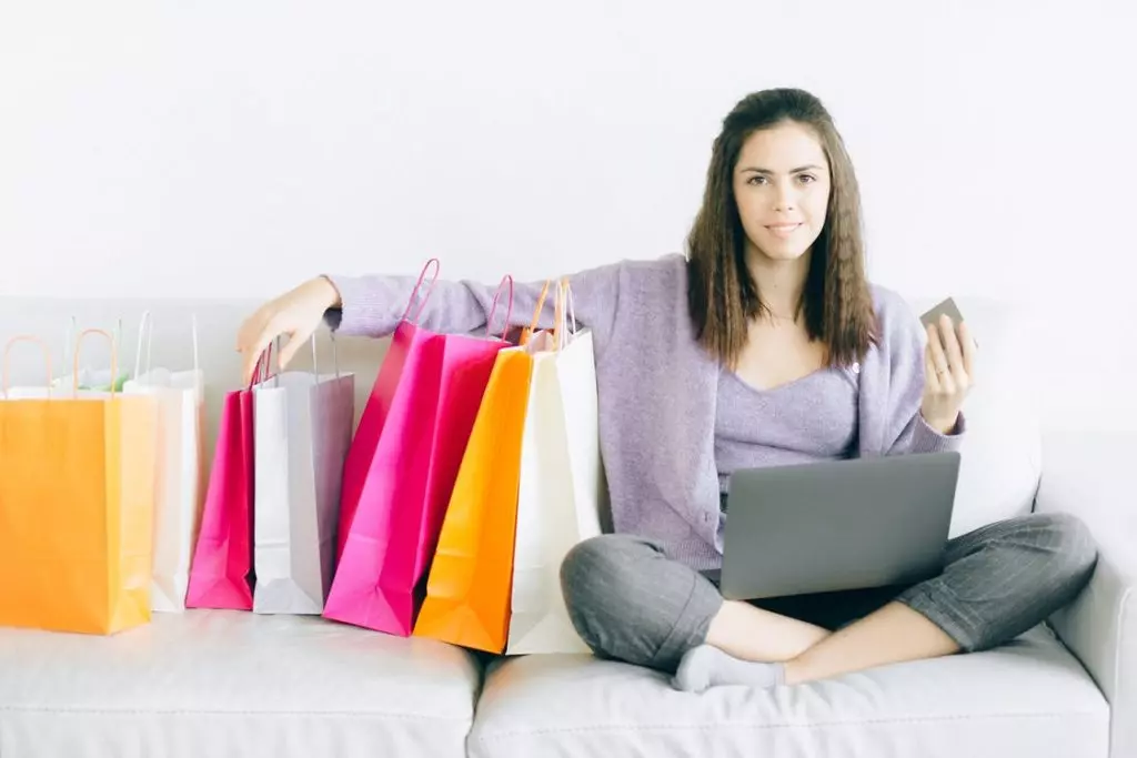 Quels sont les risques du E-commerce ? 3 Risques du E-commerce - L''absence de contact entre l'acheteur et vendeur nécessite la prudence