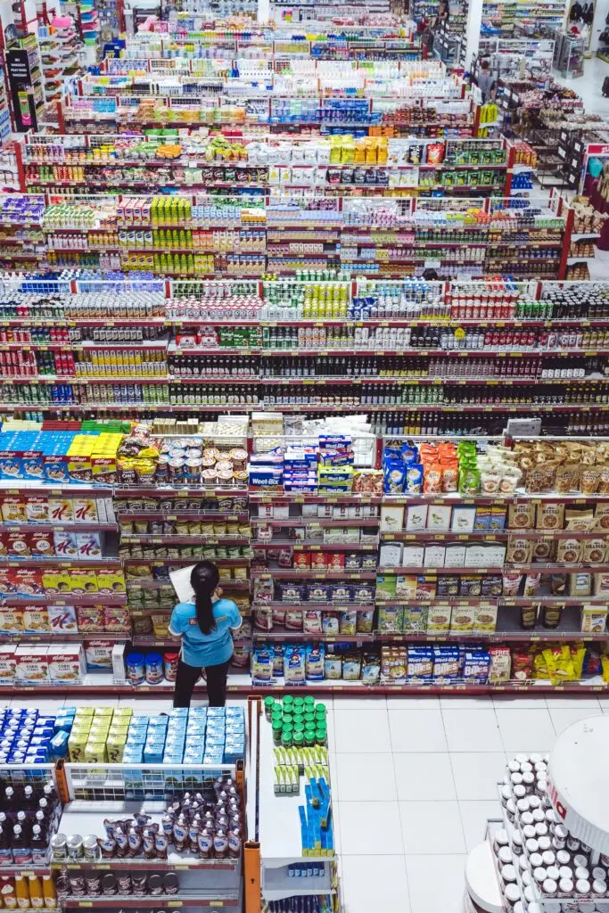 Quelle différence entre stockiste, grossiste et fournisseur ? 9 bernard hermant nHRXNv2qeDE unsplash