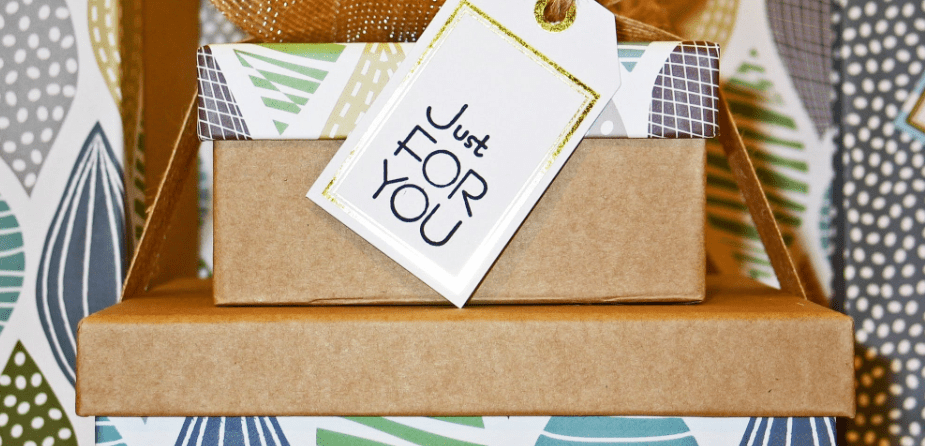 Une bonne mensuelle de vêtements et d'habits en dropshipping