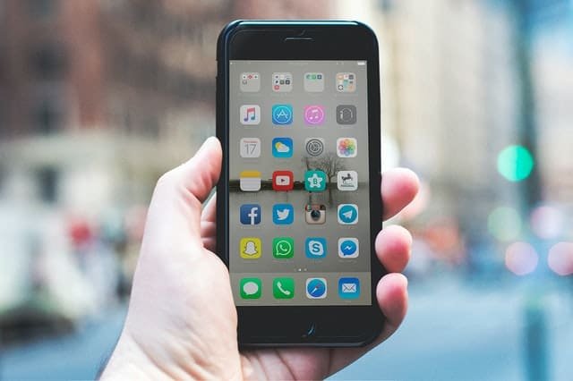 Chatbot - Il est fait d'algorithmes