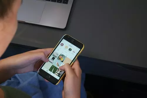 Comment devenir influenceur ou influenceuse sur Instagram, YouTube et Tiktok ? 1 Devenir influenceur : c'est quoi ?