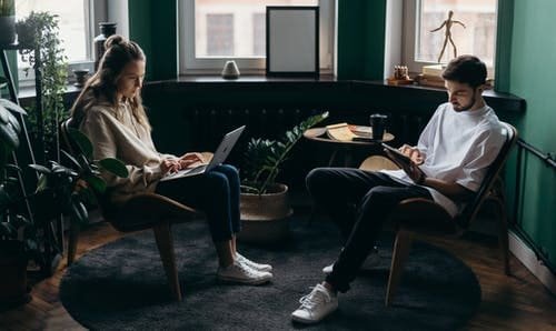 Travailler de chez soi en créant une chaîne YouTube 
