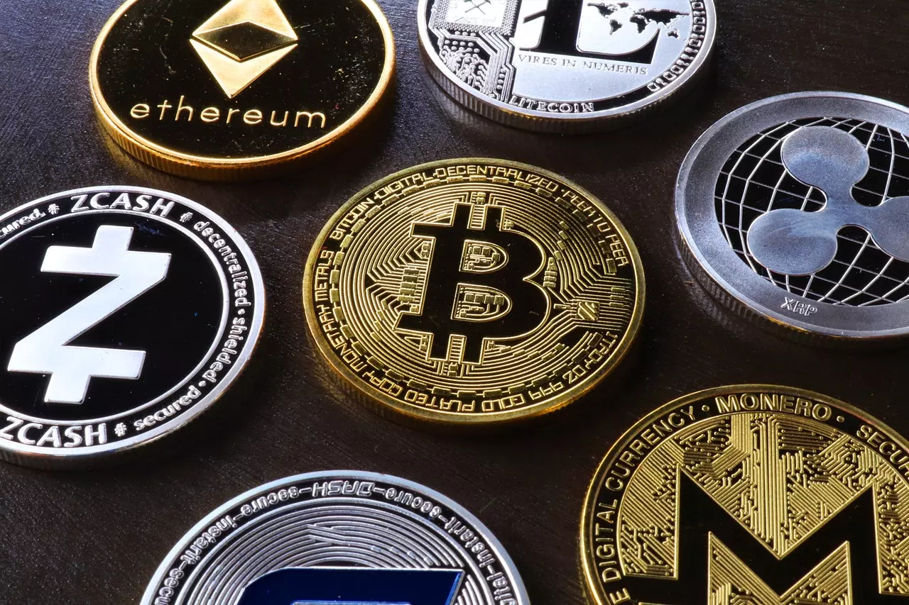 Comment commencer la cryptomonnaie ? 1 Cryptomonnaie - Il s'agit d'une monnaie numérique
