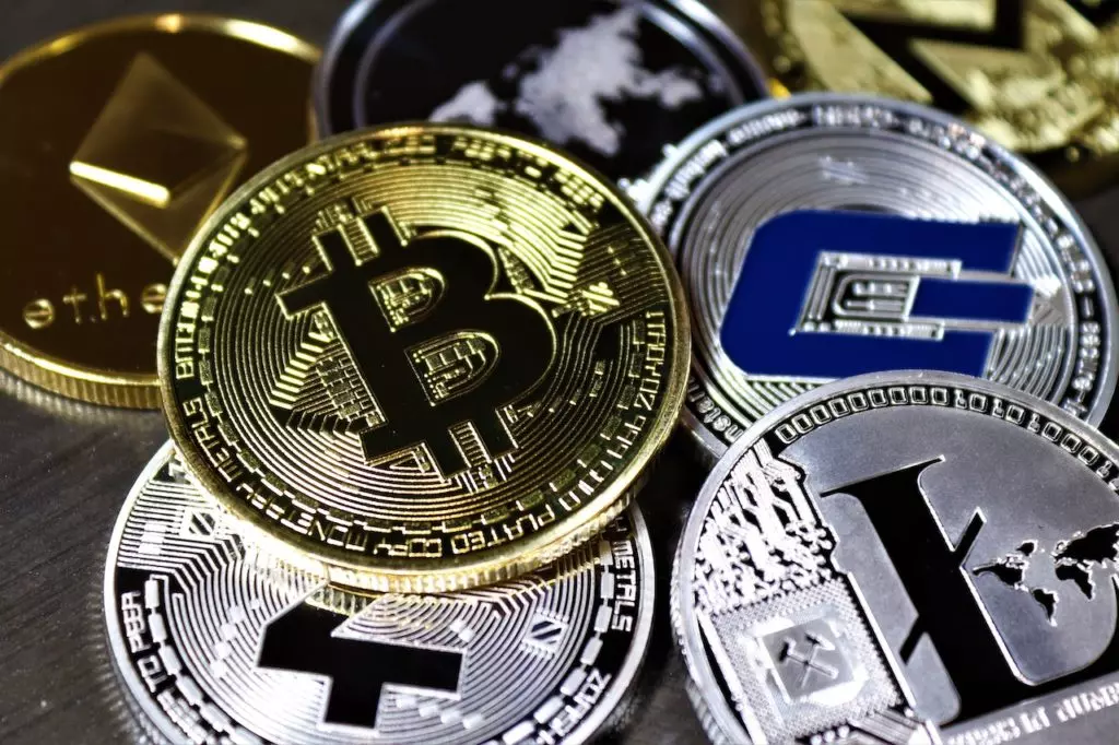 Un pool de staking est un groupe de détenteurs de coins qui combinent leurs ressources