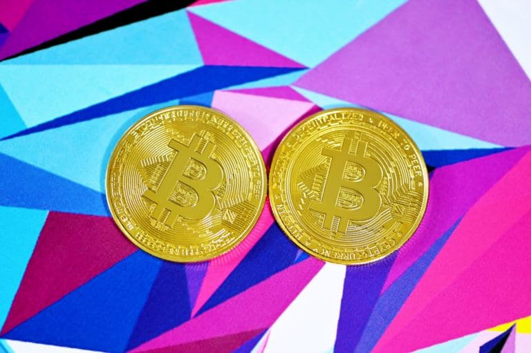 photo 1631689601844 2a54b010b064