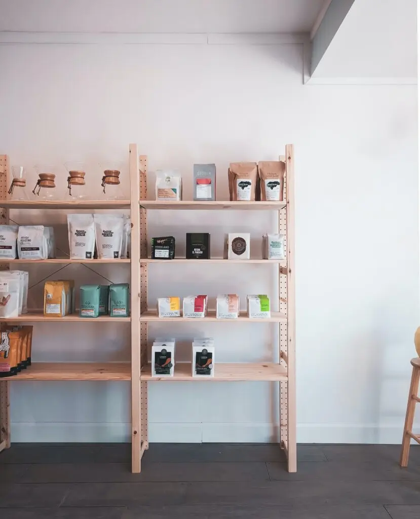 Quelle différence entre stockiste, grossiste et fournisseur ? 6 sigmund ZiwuUOR H0U unsplash