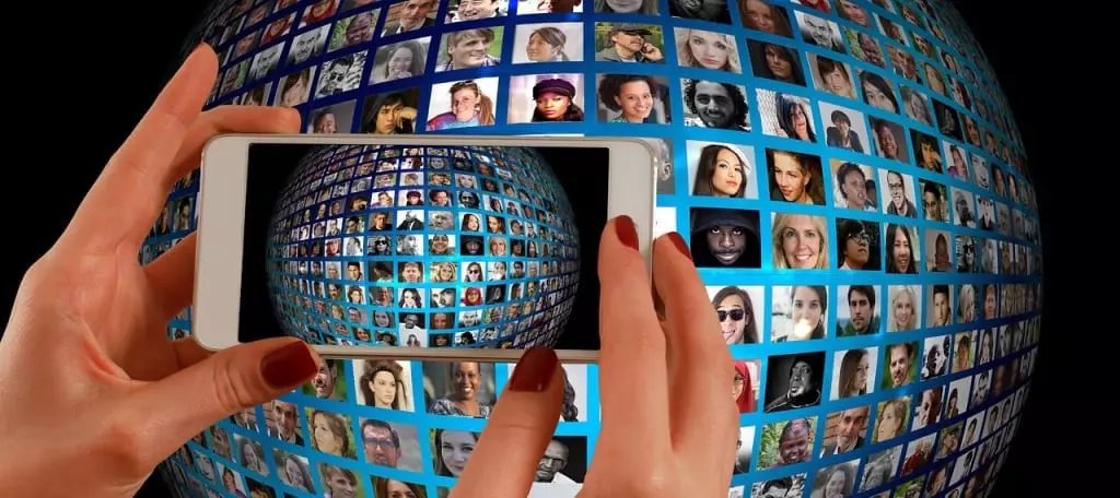 Vendre ses vidéos : Quelles techniques efficaces mettre en oeuvre ? 3 Vendre ses vidéos - Développer un réseau grâce aux réseaux sociaux
